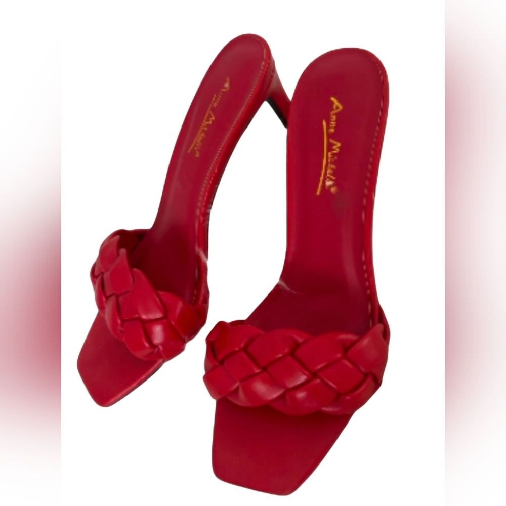 Anne Michelle Bold Kitten Heels